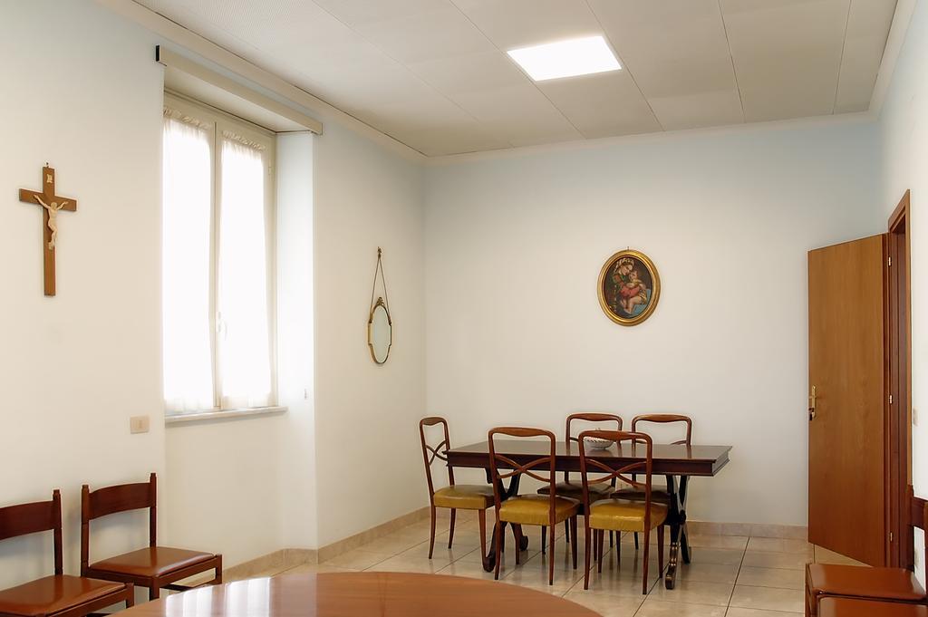 Casa Religiosa Per Ferie Ancelle Del Santuario Ξενοδοχείο Ρώμη Εξωτερικό φωτογραφία