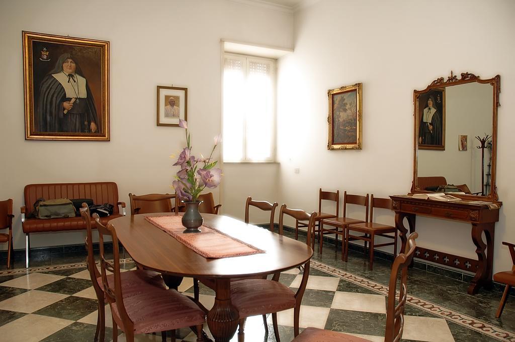 Casa Religiosa Per Ferie Ancelle Del Santuario Ξενοδοχείο Ρώμη Εξωτερικό φωτογραφία